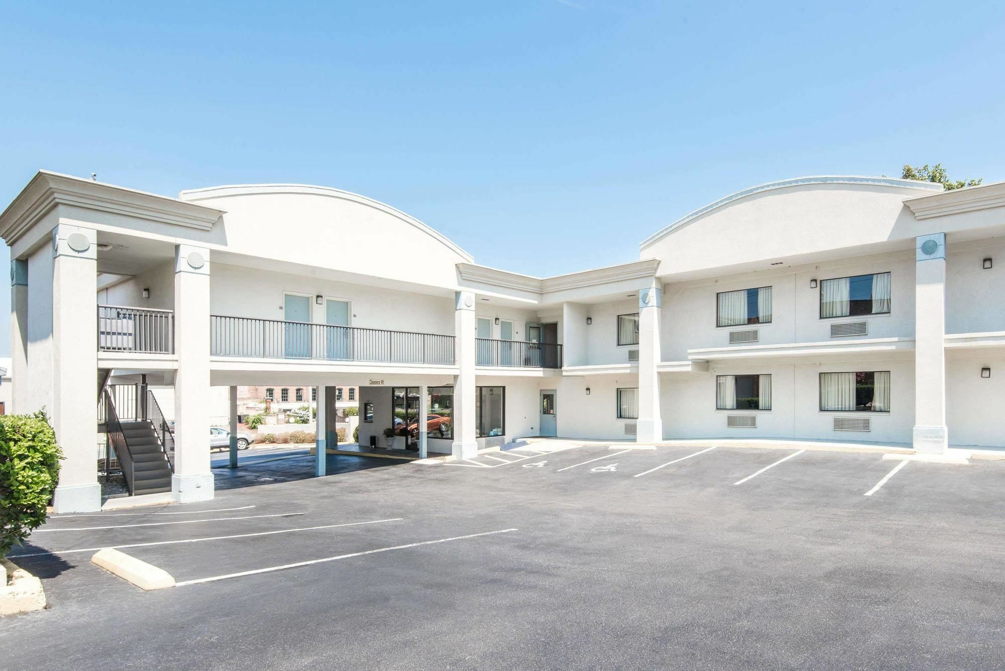 The Longleaf Hotel Raleigh Exterior photo