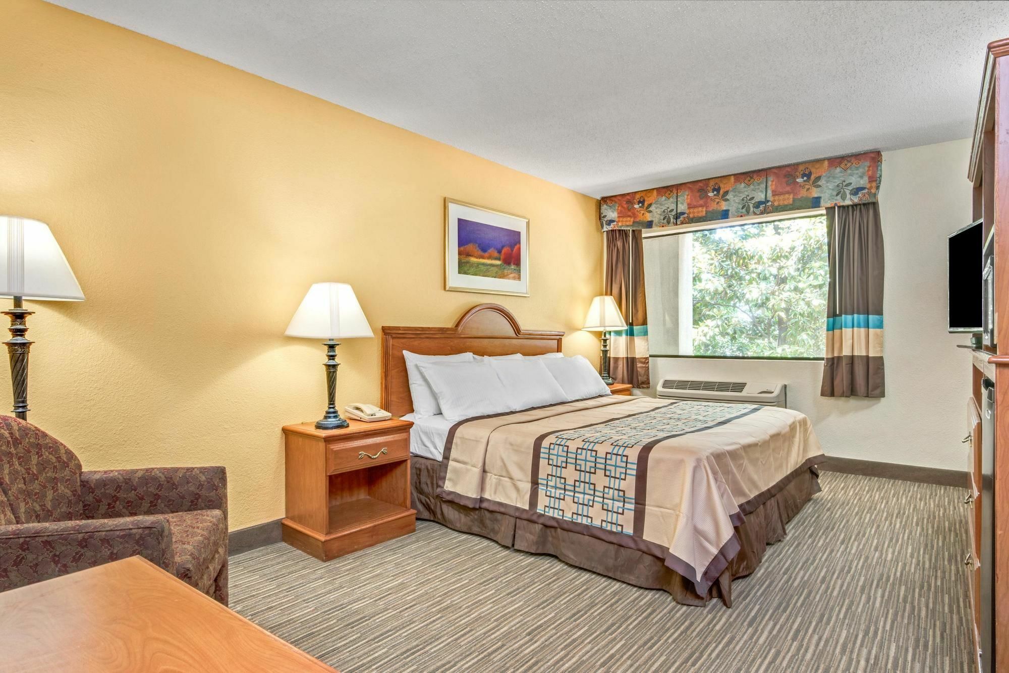 The Longleaf Hotel Raleigh Exterior photo