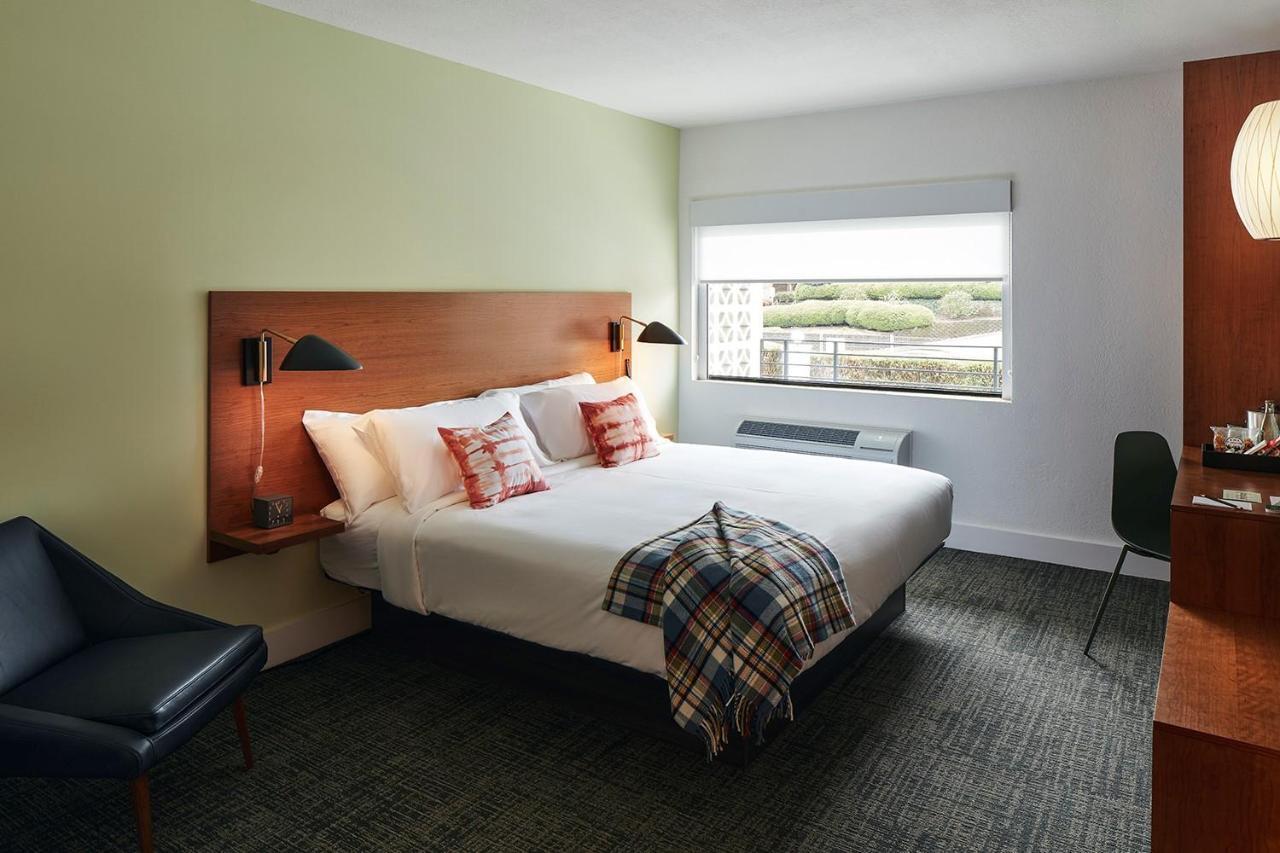 The Longleaf Hotel Raleigh Exterior photo